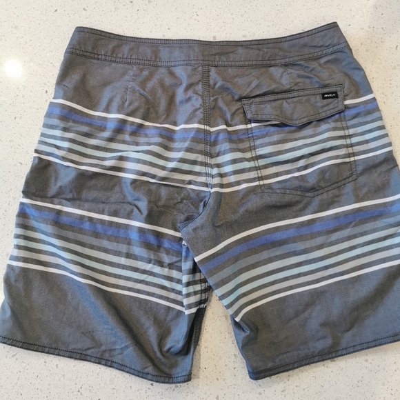RVCA Swim Trunks, Size 30 - Picture 3 of 5